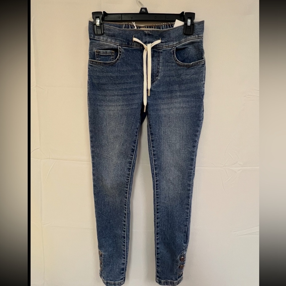 NEW LOVE TRENDS skinny Jeans Size: 1